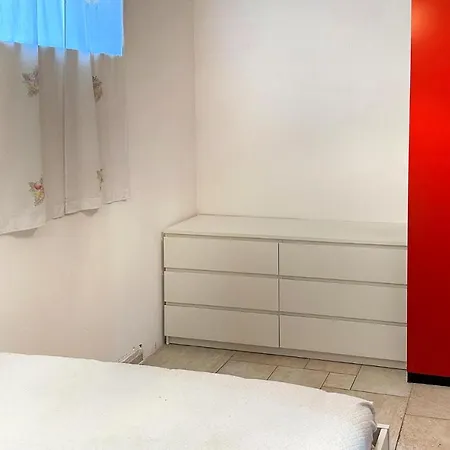 1 Bedroom Nice In Appartement